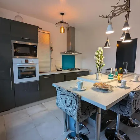 Grande Maison, Animaux Admis - 8 Pers. - Fr-1-653-294 Jarnac