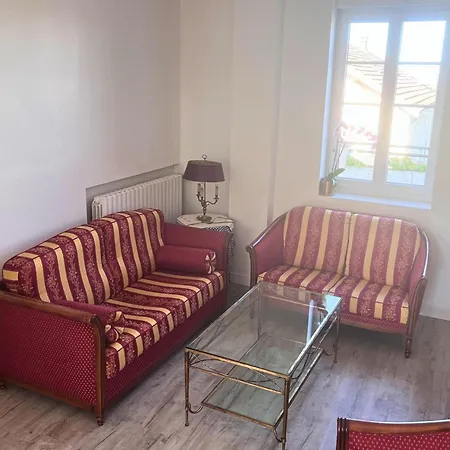 Grande Maison, Animaux Admis - 8 Pers. - Fr-1-653-294 Jarnac
